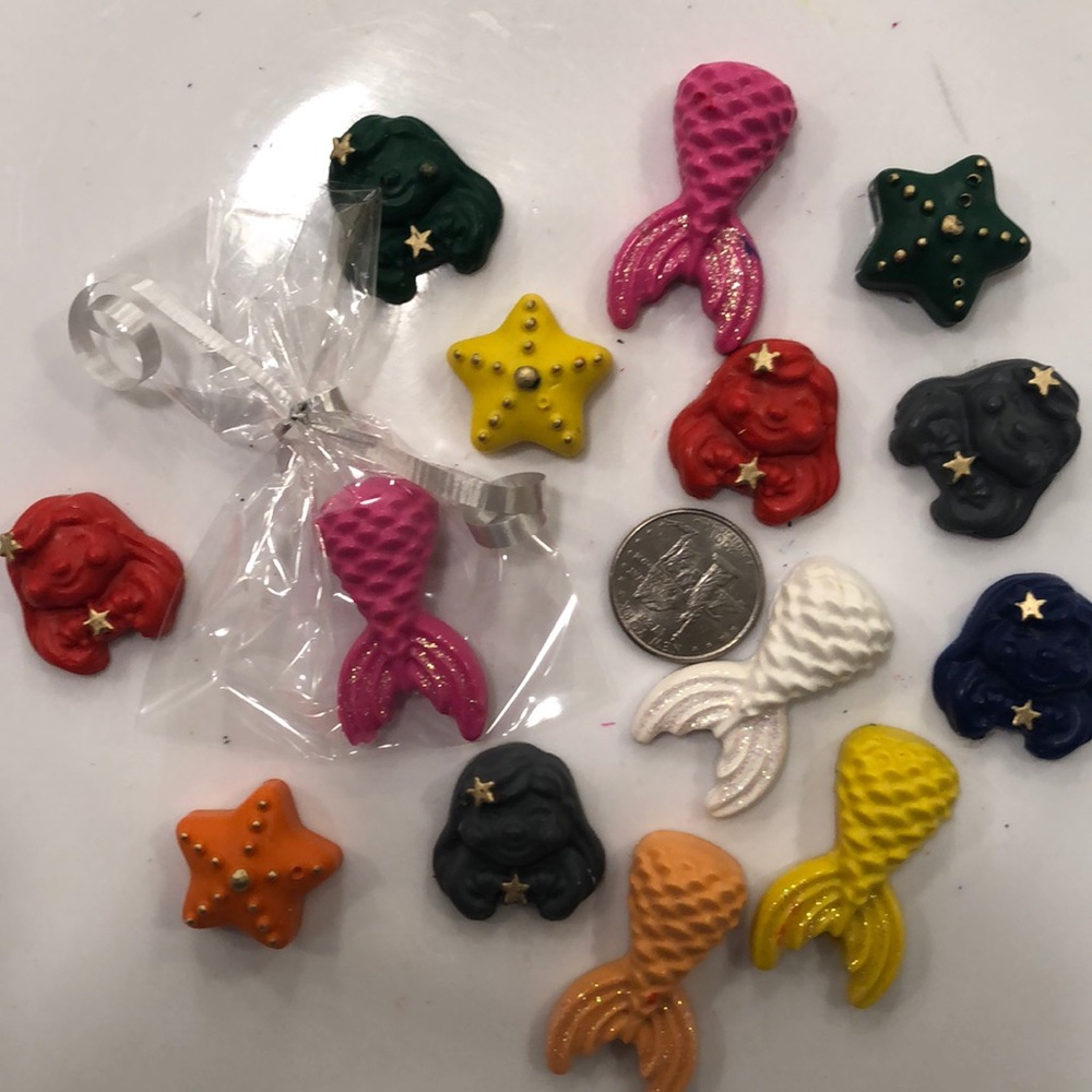 CRAYOLA MERMAID 🧜♀️ THEMED CRAYONS - Picture 2 of 6